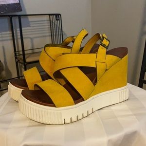 MIA Yellow/Gold Platform Wedge Size 6